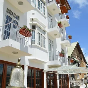 royal-hills-nuwara-eliya.kandyhotelsnow.com/